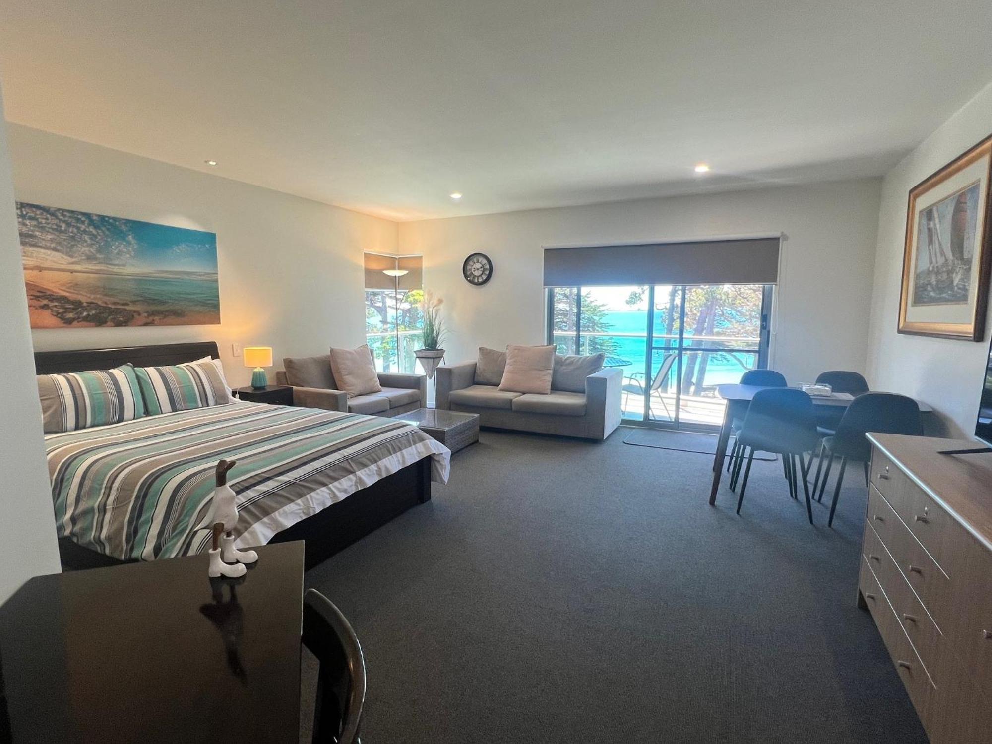 Phillip Island Holiday Apartments Cowes Buitenkant foto